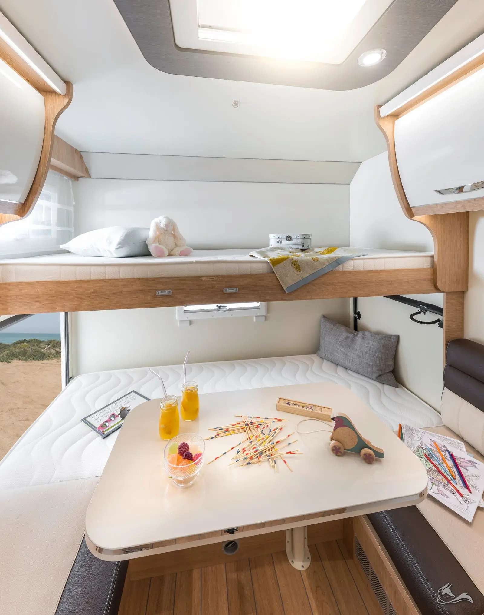 Wohnmobil für 6 Personen bei Köln mieten | CamperFuchs