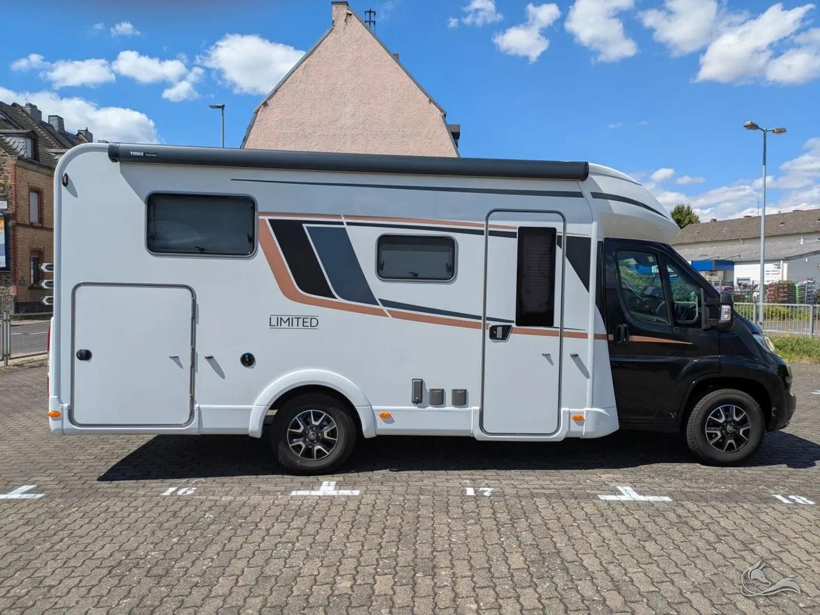 Bürstner Limited T 690 G: Dein komfortabler Teilintegrierter in Mayen  – Wohnmobil mieten in Mayen