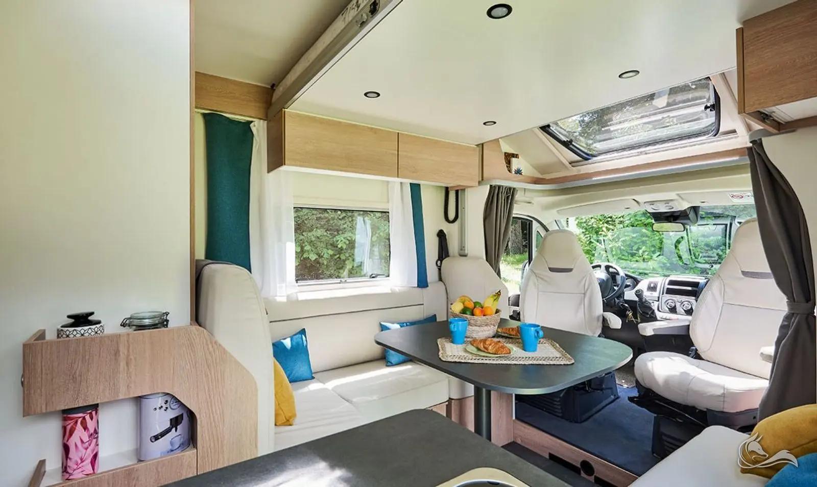 Wohnmobil Joa 70 Teilintegriert mit  5Schlafplätzen und Solaranlage bei Rostock mieten. – Wohnmobil mieten in Bad Doberan