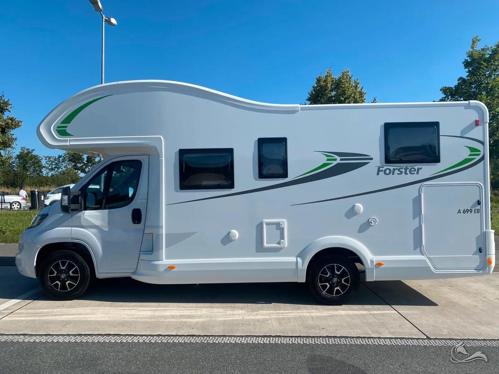 Neues Familien-Wohnmobil in Dresden mieten: Forster A 699 EB (Modell 2023). – Wohnmobil mieten in Dresden