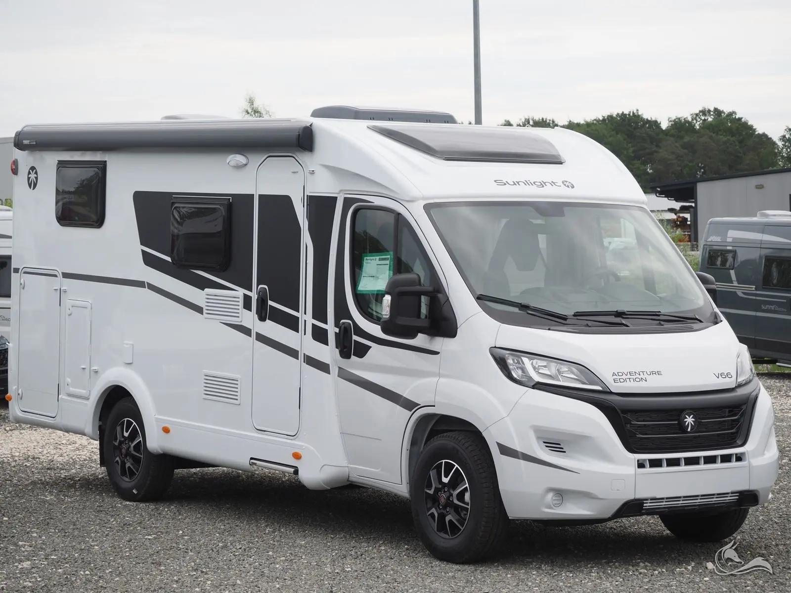 Schmales Wohnmobil in Moers mieten: der Sunlight V 66 – Wohnmobil mieten in Moers