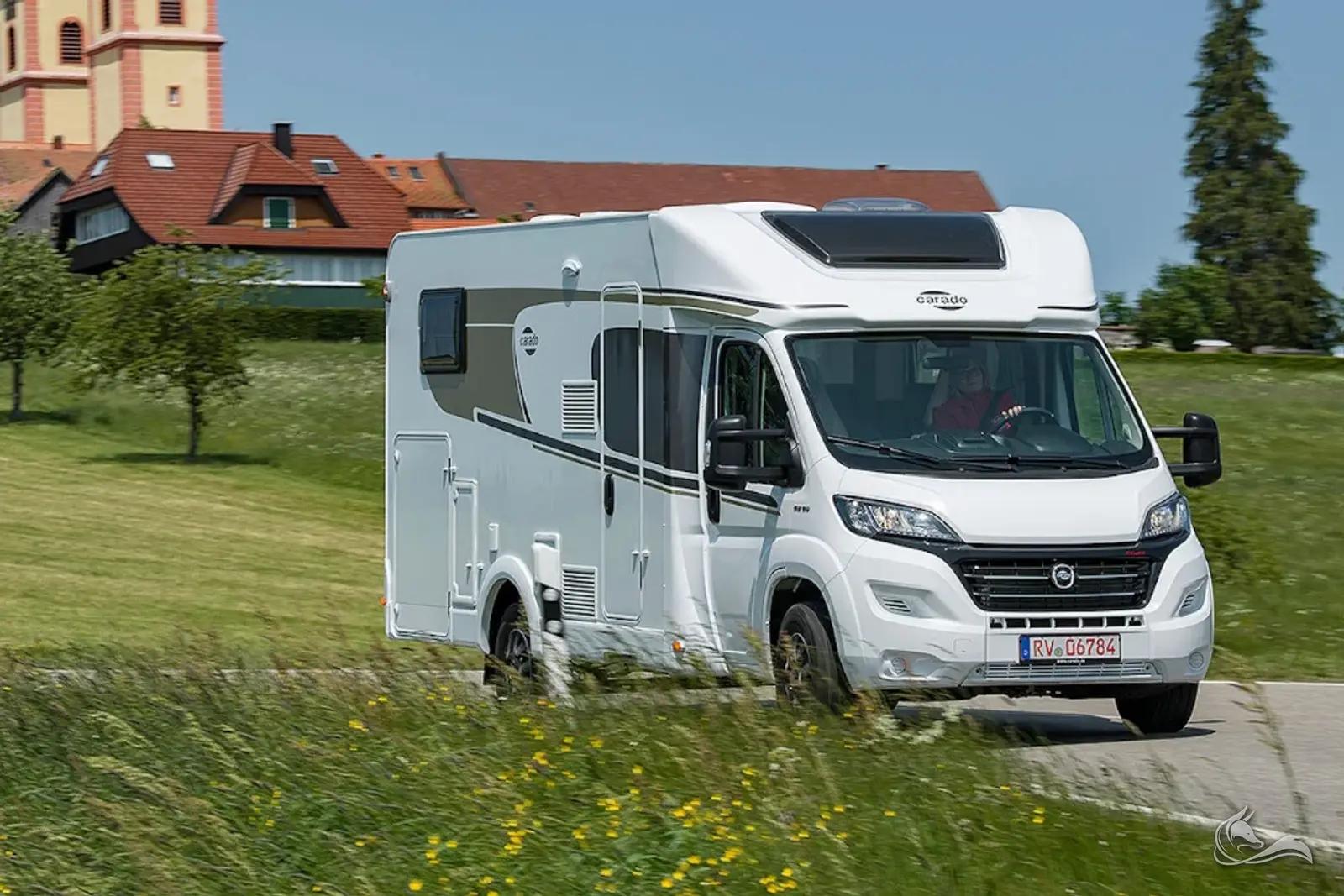 Günstiges Wohnmobil bei Ulm mieten : Carado T338 in Heroldstatt – Wohnmobil mieten in Heroldstatt
