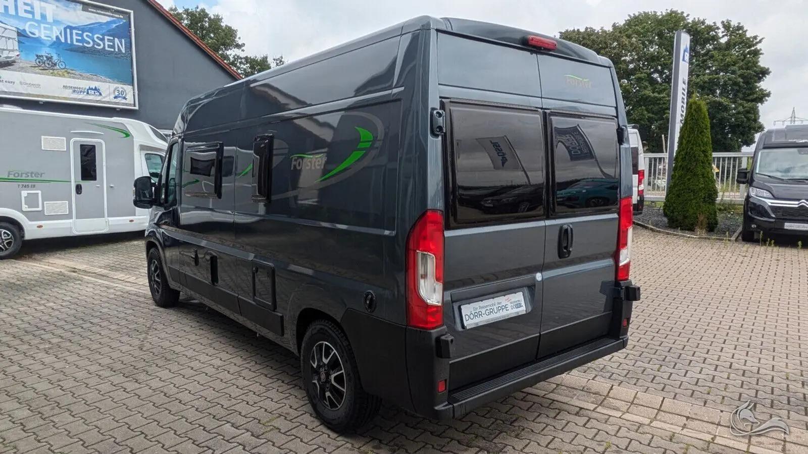 Praktischen Camper in Moers mieten: Forster V 599 VB – Wohnmobil mieten in Moers