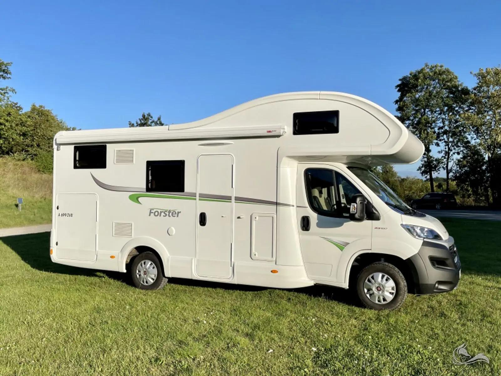 Großes Familien-Wohnmobil bei Bremen günstig mieten: Forster A 699 DVB in Achim – Wohnmobil mieten in Achim