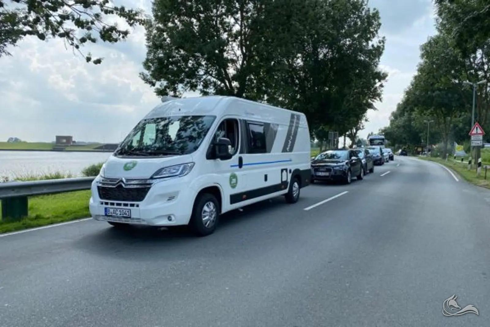 Kastenwagen mit Einzelbetten in Berlin mieten: Sun Living V 65 SL. – Wohnmobil mieten in Berlin