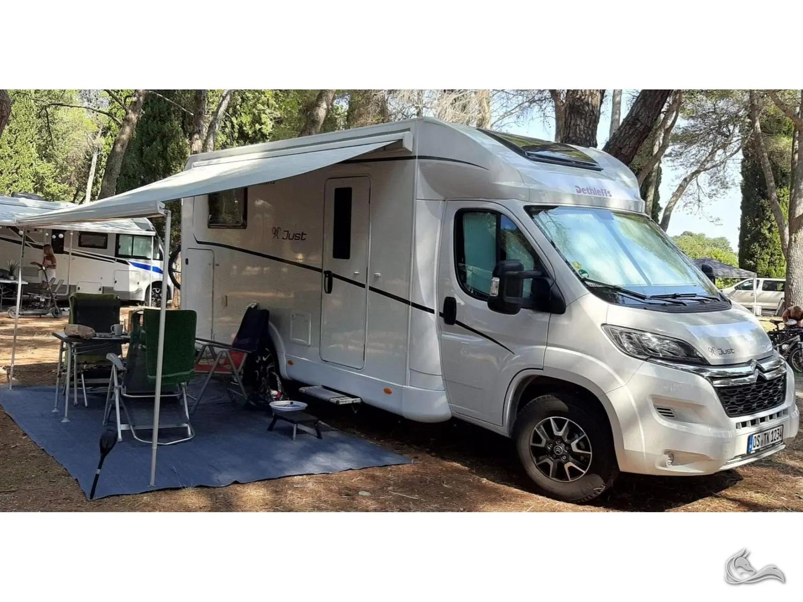 Top-ausgestattetes Wohnmobil in Osnabrück mieten: Dethleffs Just 90 T 6812 EB. – Wohnmobil mieten in Osnabrück