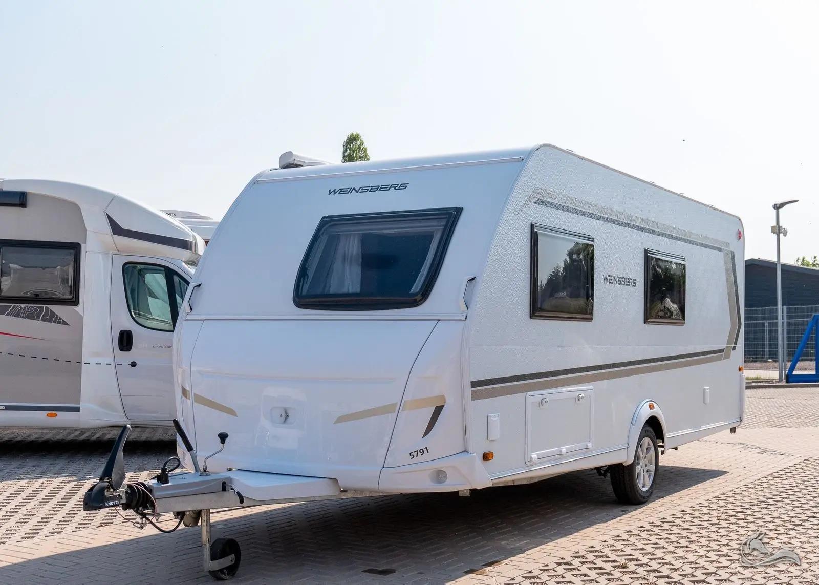 wie NEU / Wowa / Weinsberg CaraOne 500 FDK  / - 6 Betten, 2 davon als Etagenbetten , Warmwasser, Dusche, VOLL Ausstattung, ohne TV, optional KLIMA ! – Wohnmobil mieten in Moers