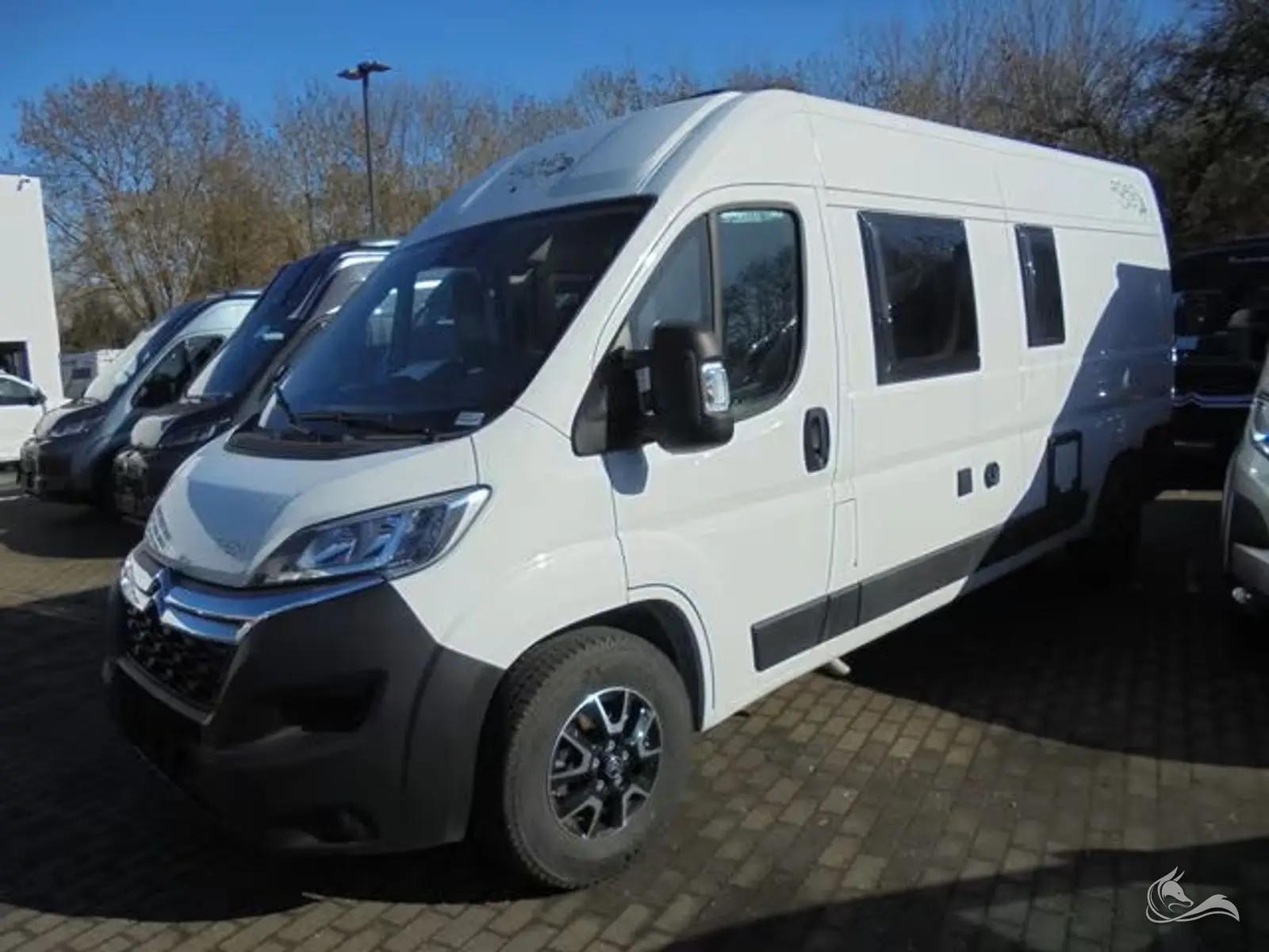 Praktischen Camper in Moers mieten: Pössl Roadcar 601 – Wohnmobil mieten in Moers