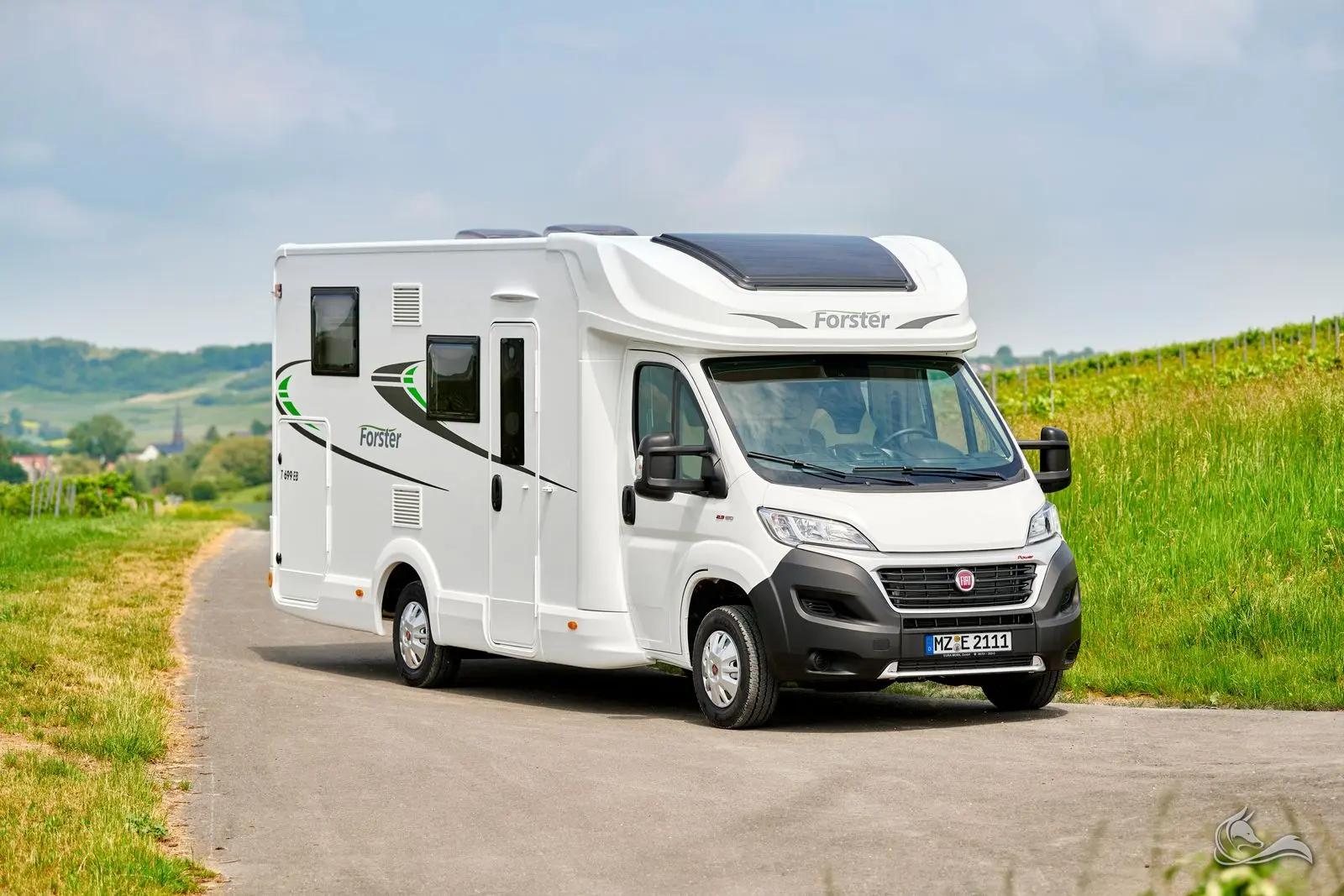 Kompaktes Wohnmobil mit Top-Ausstattung mieten: Forster T 599 HB "4-Fans" in Neukirchen-Vluyn – Wohnmobil mieten in Neukirchen-Vluyn