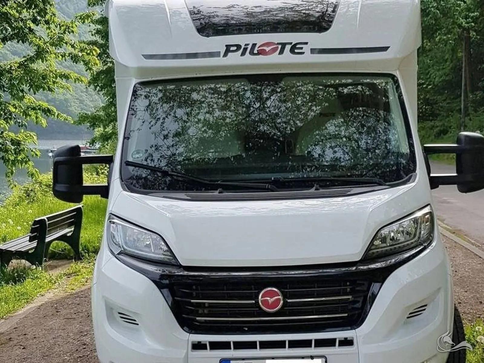 Pilote P746 FGJ in Schwalmtal mieten – teilintegriert, Automatik, 4 Schlafplätze – Wohnmobil mieten in Schwalmtal