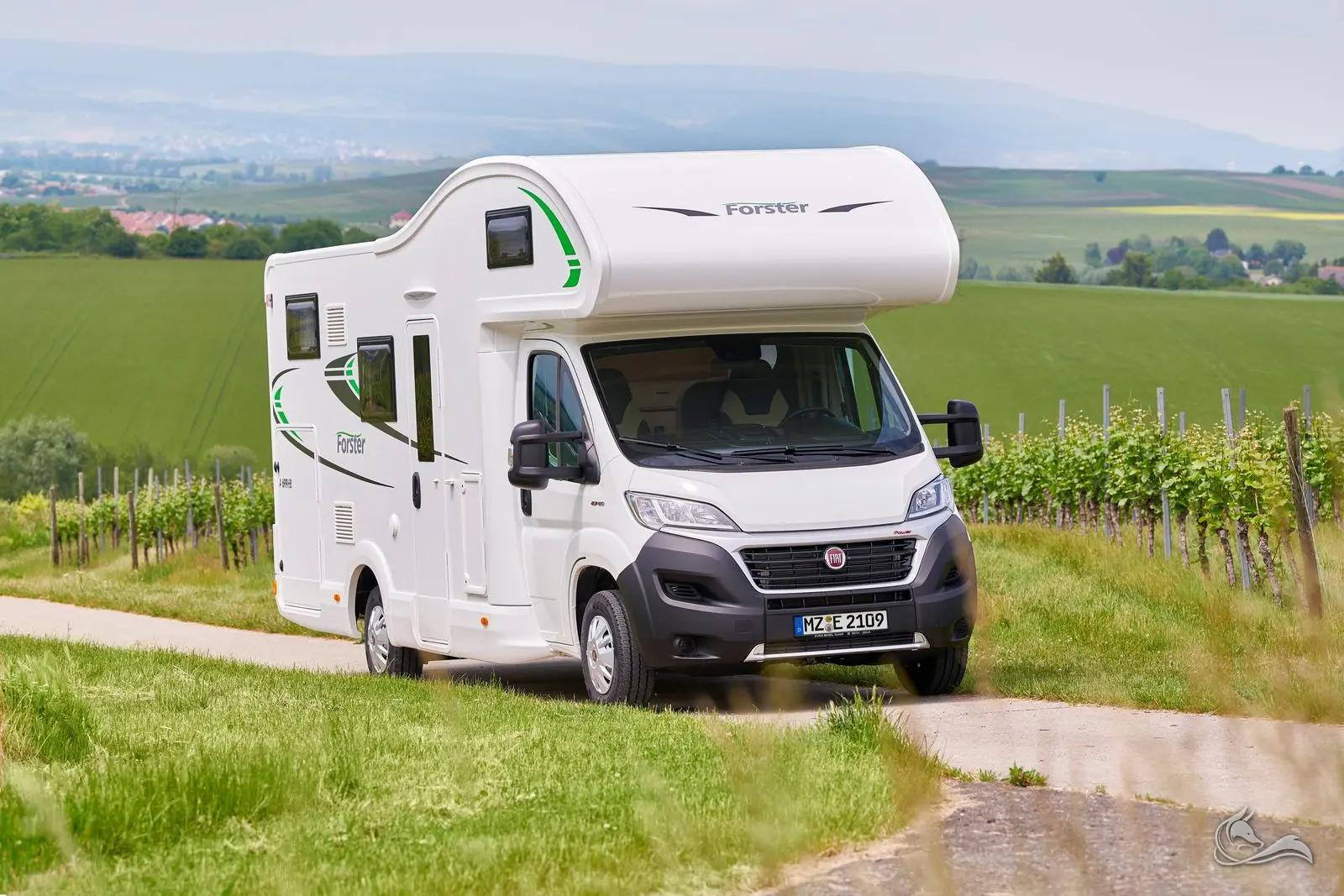 Geräumiges Familien-Wohnmobil bei Minden mieten: Forster A 699 DVB in Bückeburg – Wohnmobil mieten in Bueckeburg