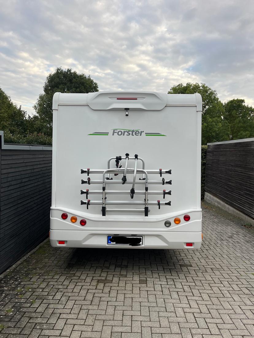 Wohnmobil mieten in Beselich - Forster Alkoven 699 EB livin up / der perfekte Camper für die Familie 