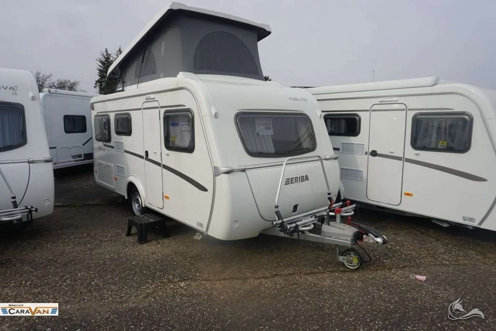 Kult-Wohnwagen mit Aufstelldach in Moers mieten: Hymer Eriba Feeling 425 – Wohnmobil mieten in Moers