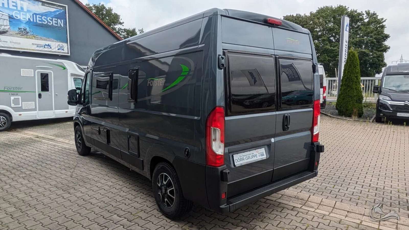 Praktischen Camper in Moers mieten: Forster V 599 VB – Wohnmobil mieten in Moers