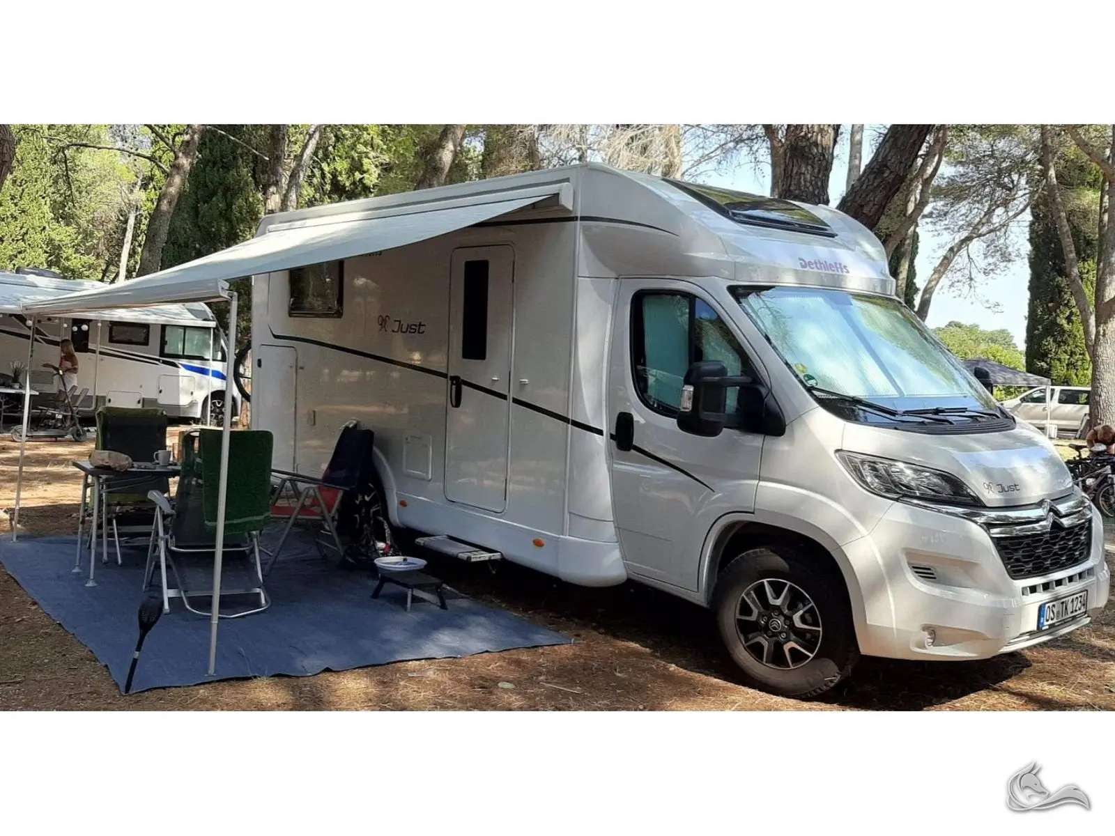 Top-ausgestattetes Wohnmobil in Osnabrück mieten: Dethleffs Just 90 T 6812 EB. – Wohnmobil mieten in Osnabrück