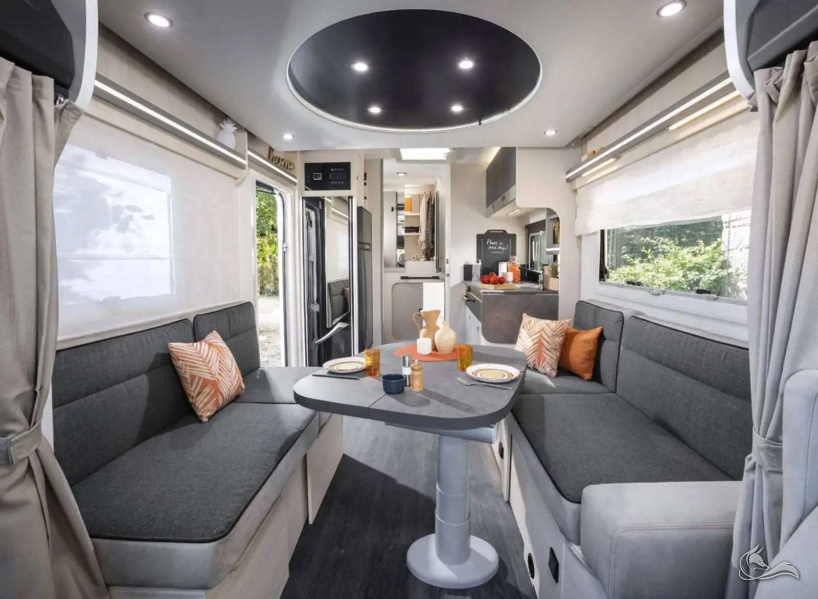 Wohnmobil mit großer Lounge im Odenwald mieten: Challenger 260 Graphite in Walldürn – Wohnmobil mieten in Walldürn