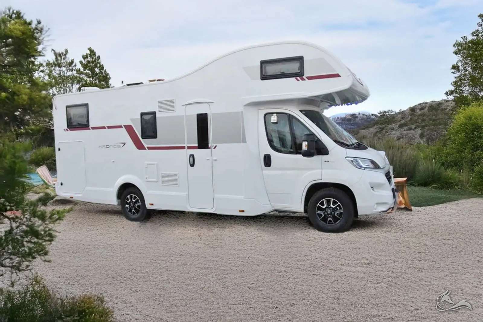 Luxus-Alkoven Wohnmobil im Münsterland mieten: Roller Team 284 M Kronos in Velen – Wohnmobil mieten in Bochum