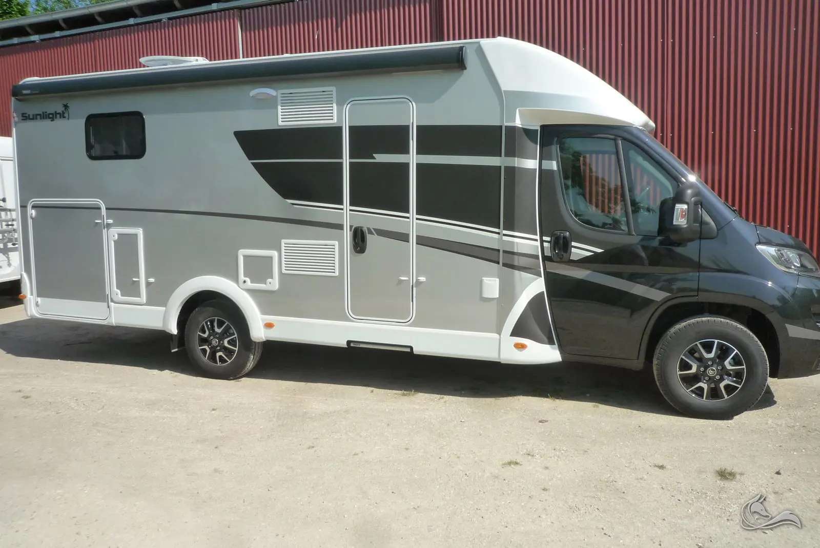 Teilintegriertes Wohnmobil in Weißenhorn mieten – Sunlight T68 Adventure – Wohnmobil mieten in Weißenhorn