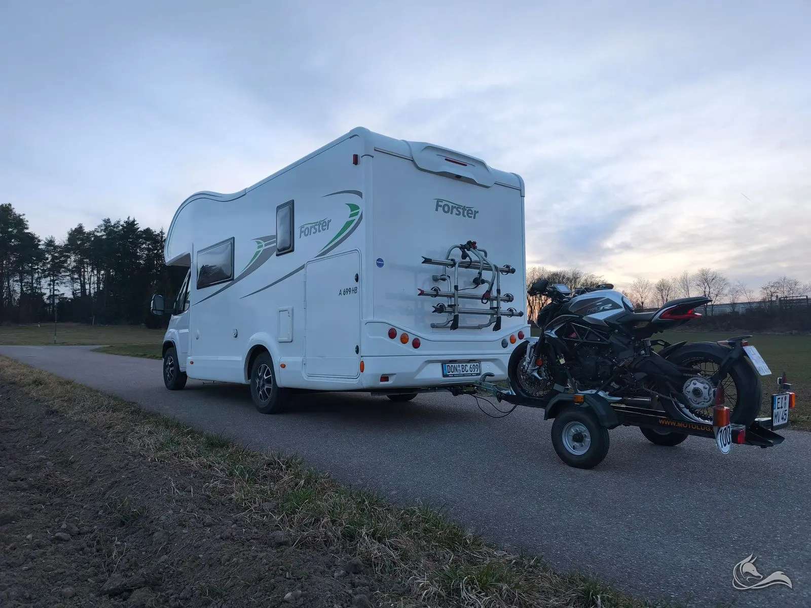 Forster A 699 HB (Alkoven) mieten in Megesheim bei Nördlingen – Wohnmobil mieten in Megesheim