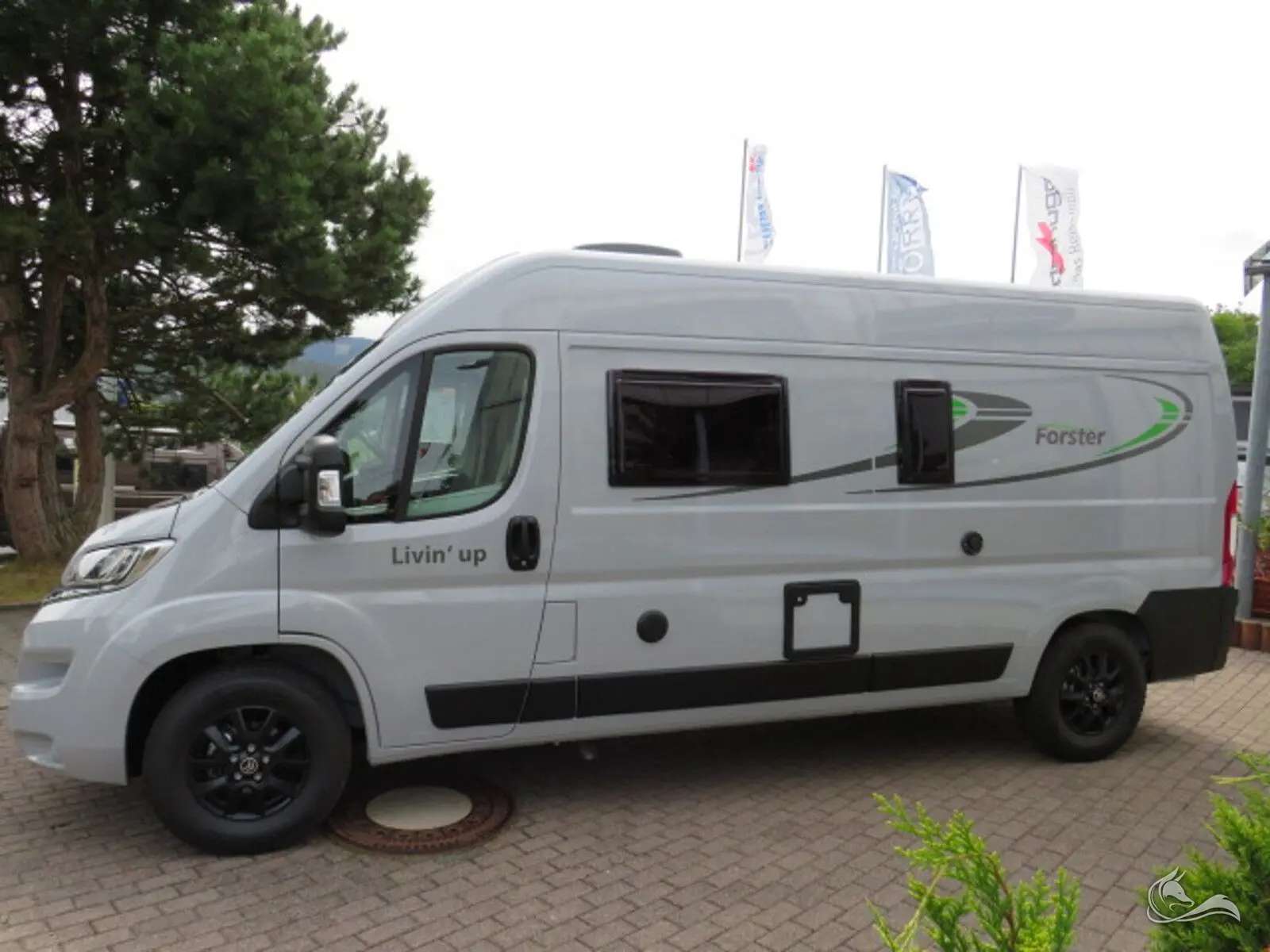 Kastenwagen mit Einzelbetten in Moers mieten: Forster V 599 EBL – Wohnmobil mieten in Moers