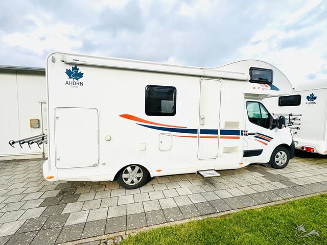 Ahorn Eco 683 mit Stockbetten und Doppelbett für 6 Personen