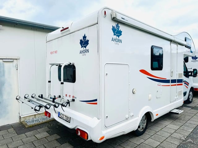 Ahorn Eco 683 mit Stockbetten und Doppelbett für 6 Personen