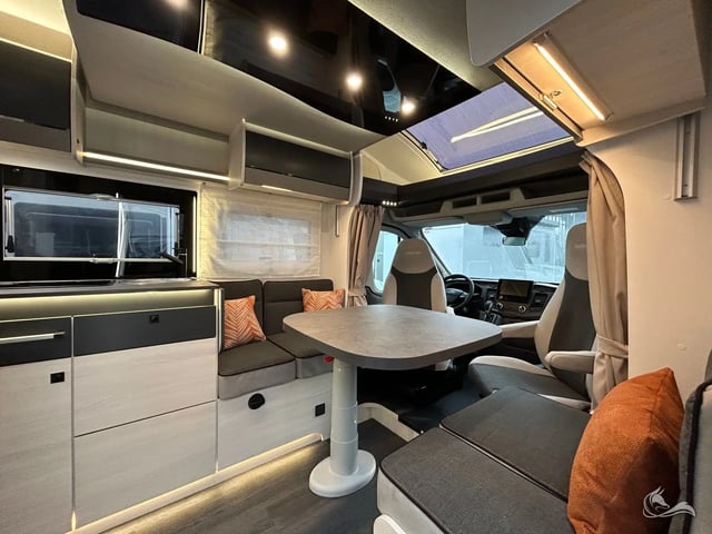 Challenger 337 GA Graphite Ultimate mit Automatikgetriebe,  SAT uvm.