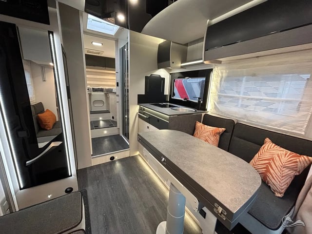 Challenger 337 GA Graphite Ultimate mit Automatikgetriebe,  SAT uvm.