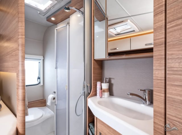 Weinsberg Cara Compact 600 MF Edition Pepper | Top Ausstattung:  Automatik,  Markise, Navigation, Rückfahrkamera, SAT-TV uvm.  2