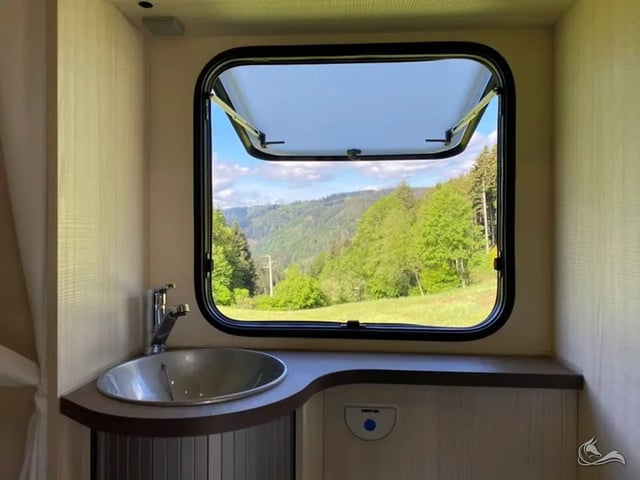 Ahorn ECO 680 - A01 mit Doppelbetten, SAT & TV