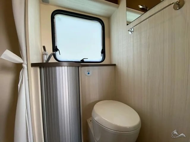 Ahorn ECO 680 - A01 mit Doppelbetten, SAT & TV
