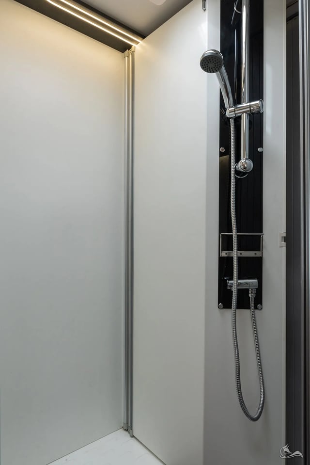 Joa T 75 Q | mit Queensbett (T03) mit SAT, Solar, Fahrradträger, großer Heckgarage uvm.