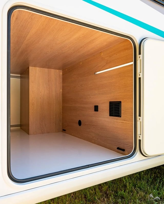 Joa T 75 Q | mit Queensbett (T03) mit SAT, Solar, Fahrradträger, großer Heckgarage uvm.