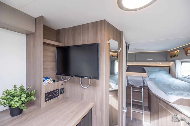 CARADO T338 mit TV & SAT, Solar uvm.