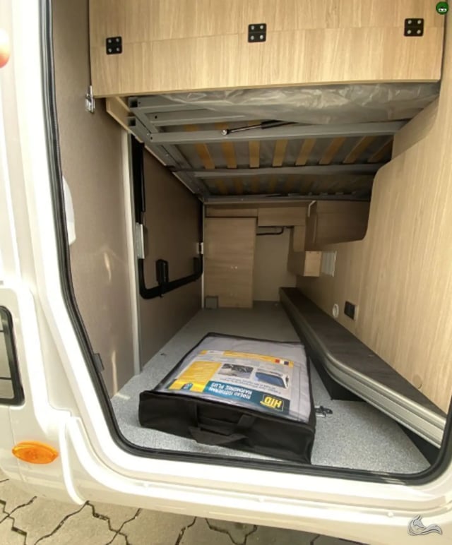 Chausson 648 FirstLine mit Queensbett