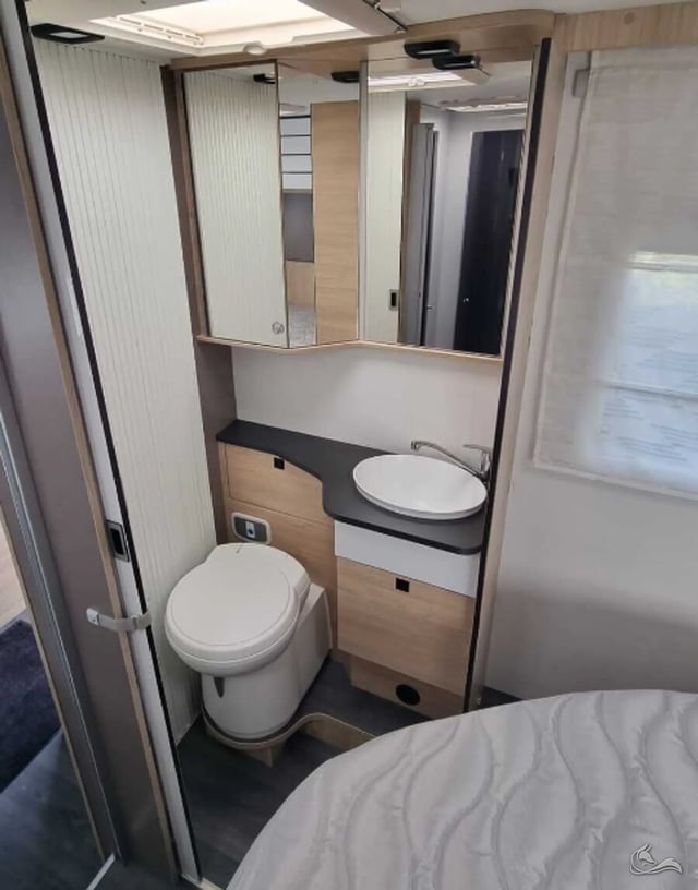 Chausson 648 FirstLine mit Queensbett