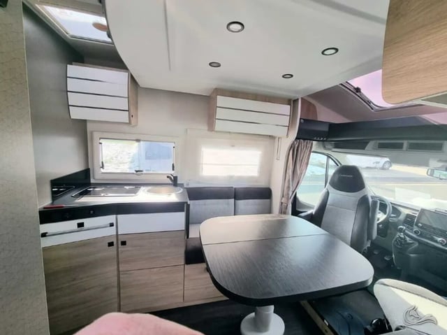 Chausson 648 FirstLine mit Queensbett