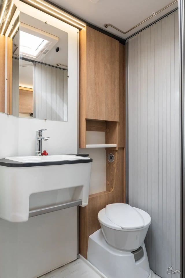 Joa T 75 | 4,09 t  Einzelbetten, großes Raumgefühl mit Solar, Elekt. Heizung, 165PS, über 3,5t