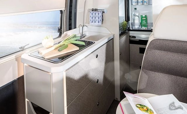 Karmann 620 Davis - Premium Kastenwagen mit Einzelbetten