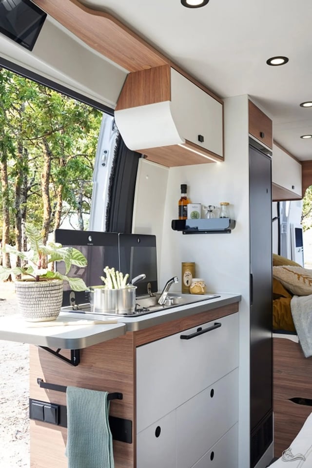 Perfekter Allrounder / Pilote V 600G mit Solar unter 6m!