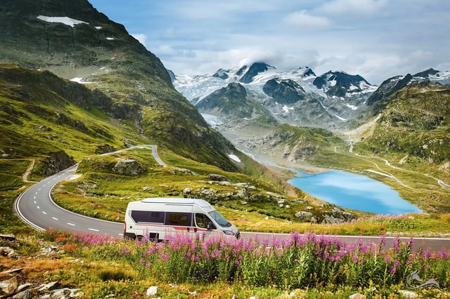 Perfekter Allrounder / Pilote V 600G mit Solar unter 6m!