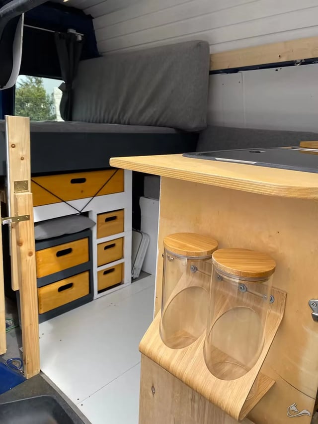 Selbstausbau - Marge mit portable Toilette, Anhängerkupplung, Standheizung uvm.