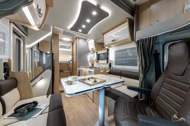 Forster T745EF mit Face-to-Face Sitzgruppe und Einzelbetten