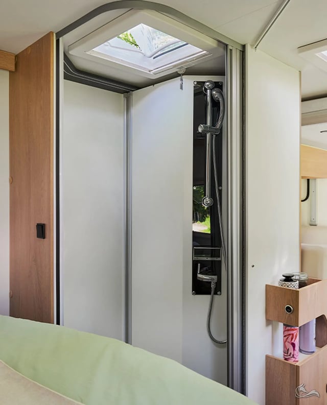 Joa T 75 |3,5t mit  Einzelbetten, großes Raumgefühl mit Solar, Elekt. Heizung
