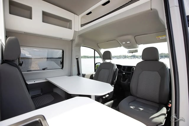 VW Grand California 680 Automatik mit Solarpaneel autark 2/2