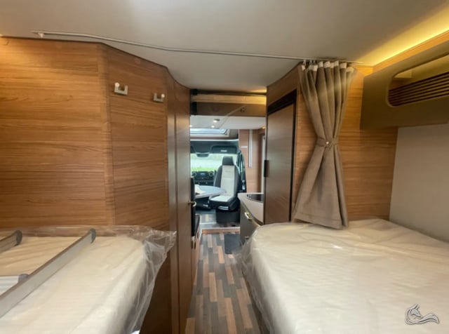 Weinsberg CaraCompact Suite MB 640 MEG Edition [Pepper]