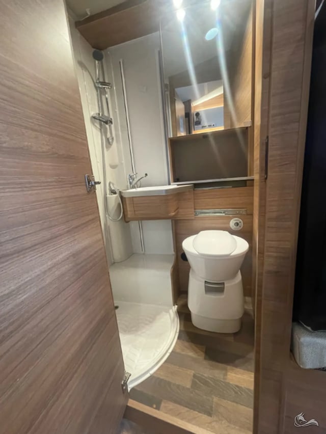 Weinsberg CaraCompact Suite MB 640 MEG Edition [Pepper]