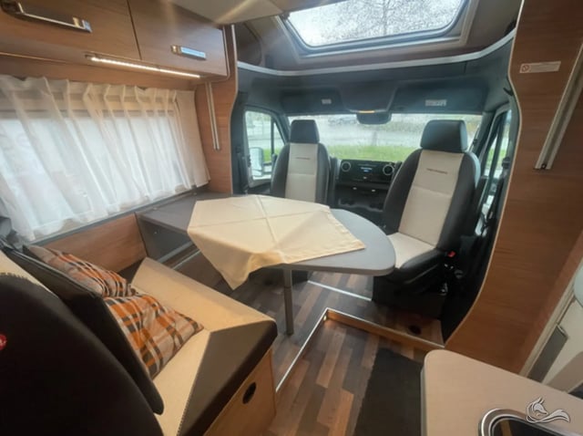 Weinsberg CaraCompact Suite MB 640 MEG Edition [Pepper]