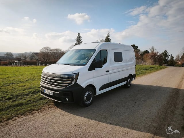 Paradiescamper EV555 - vollelektrischer Kastenwagen, 100% Autark