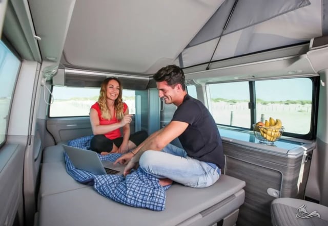 VW California Beach mit Aufstelldach